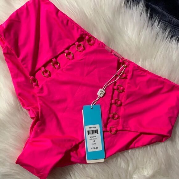 Beach bunny bikini bottoms!!
